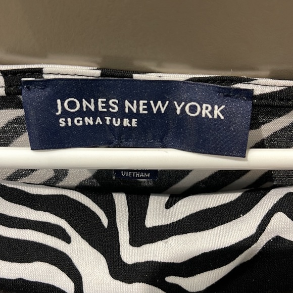 Jones New York WOMENS Top! - Picture 2 of 4